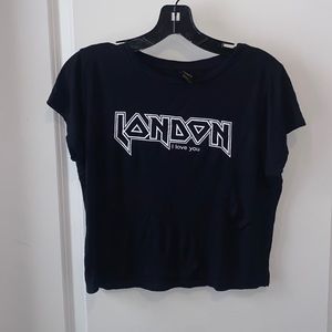 Cropped London Tshirt SZ Medium